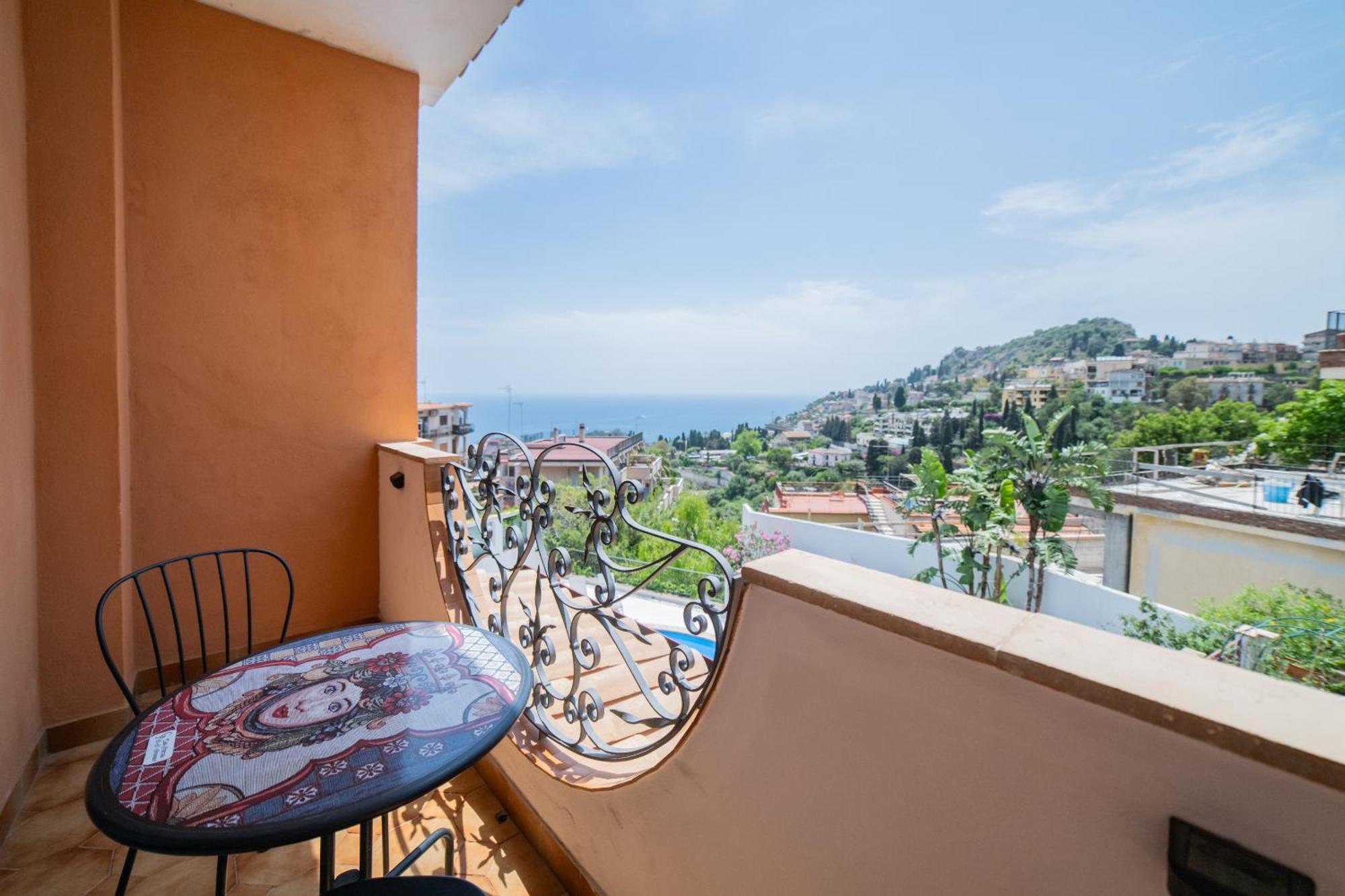 Casa Pertosa Bed and Breakfast Taormina Exteriör bild