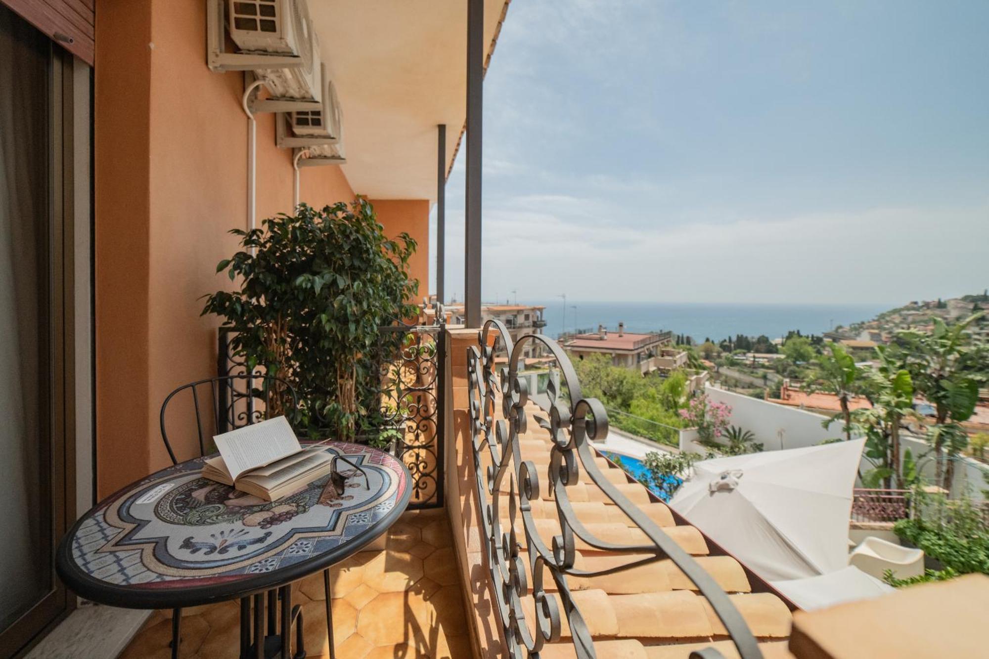 Casa Pertosa Bed and Breakfast Taormina Exteriör bild