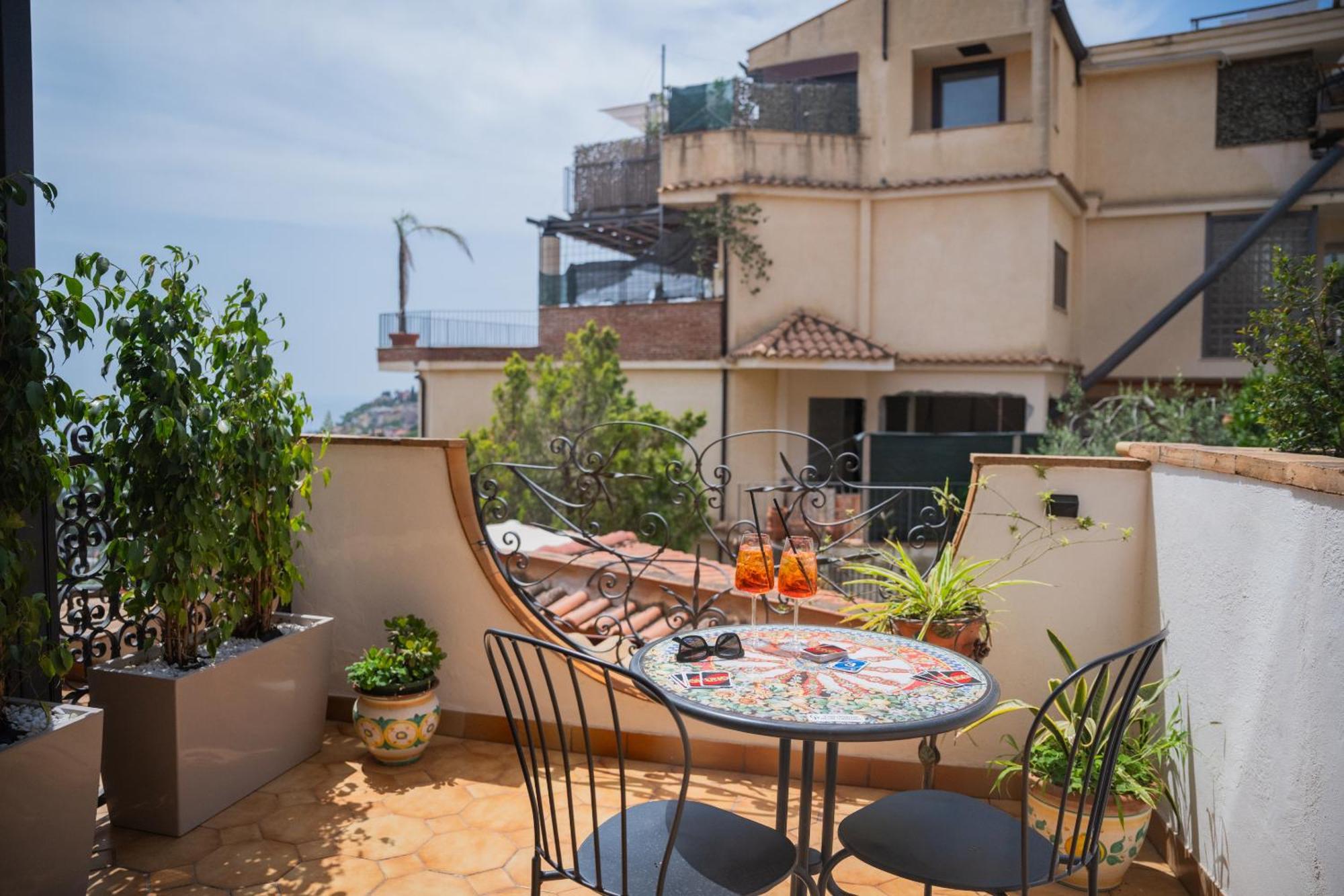 Casa Pertosa Bed and Breakfast Taormina Exteriör bild